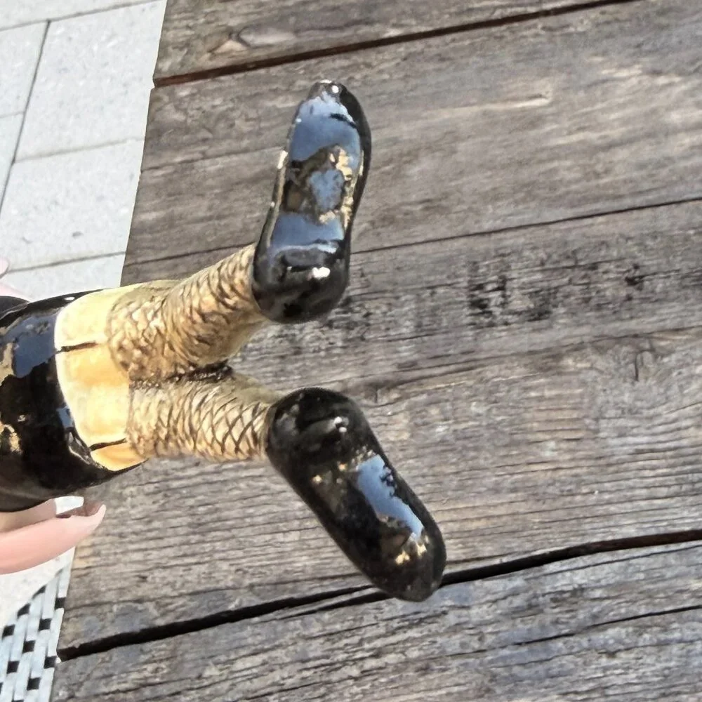 Vintage Kitschy Legs Up Wine Bottle Stopper Barware Pin up Heels Hostess Gift